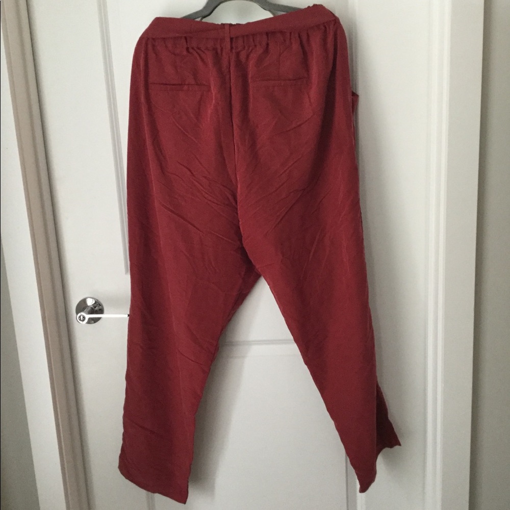 Slouchy, belted trousers